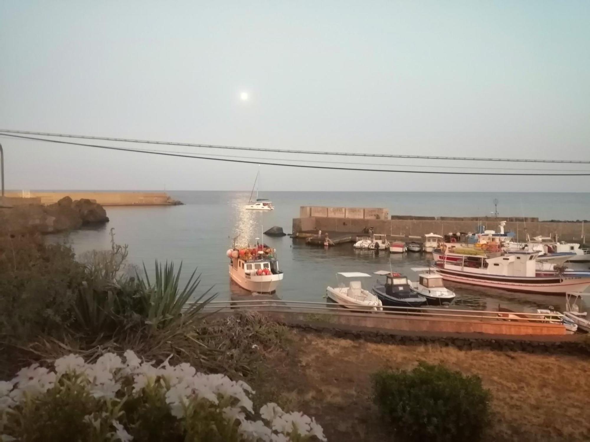 Acirealevacanze - Romantica Camera Sul Mare Exterior photo